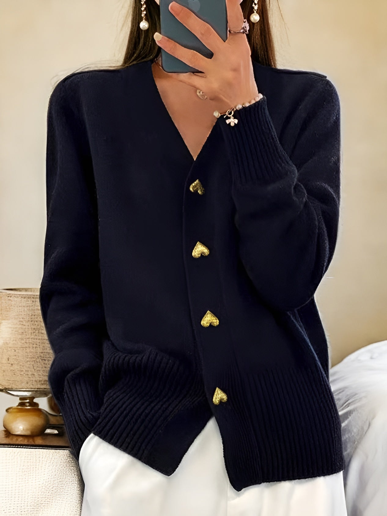 Savnmote™ | Cardigan med Hjerteknapper